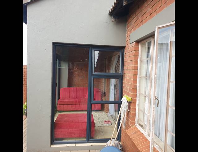 2 BEDROOM SECTIONAL TITLE FOR SALE IN MONAVONI